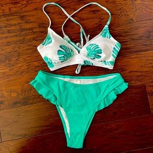 NEW! CUPSHE Corinne Leafy Crisscross Side Ruffle Bikini